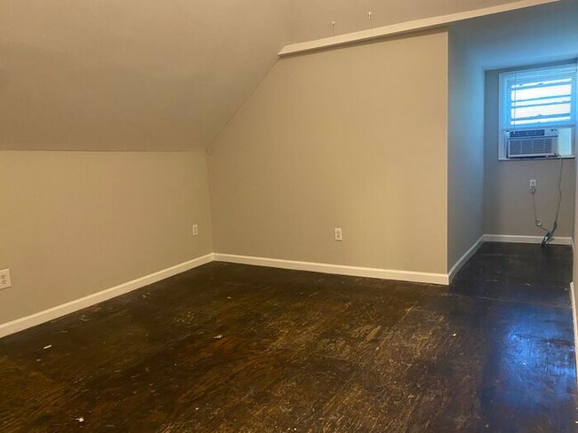 Building Photo - East Nashville / Inglewood | 2 Bedroom Apa...