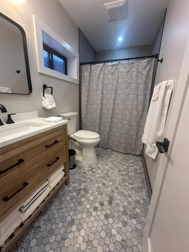 Building Photo - 161 Hazel Rd