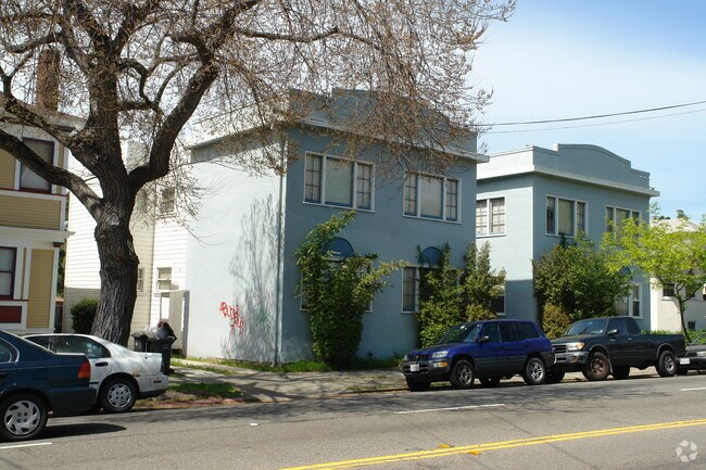Building Photo - 2428-2430 Martin Luther King Jr Way