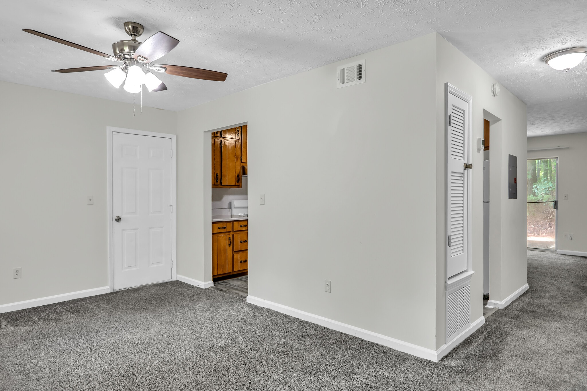 Building Photo - 5795 Sheldon Ct