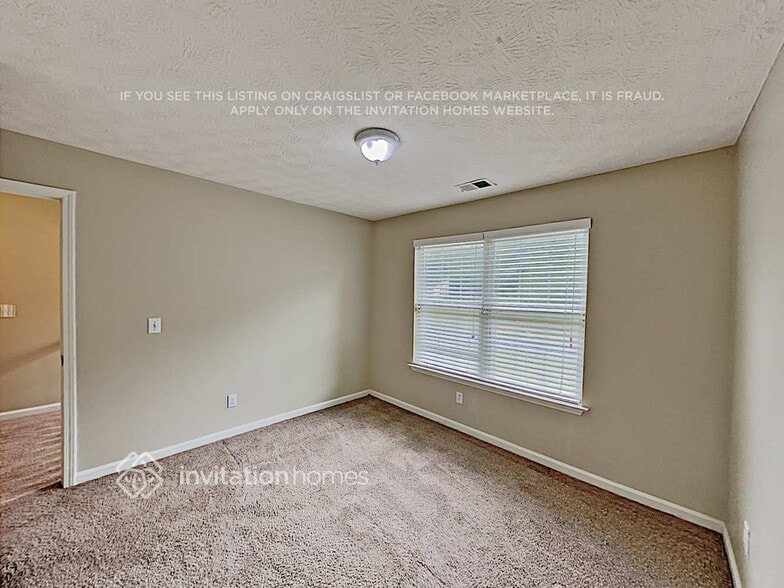 Building Photo - 3262 Ashgrove Ln SW