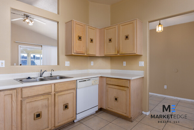 Building Photo - House in Tempe! JOIN THE WAITLIST!