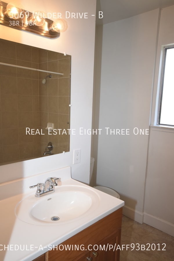 Building Photo - 5069 Wilder Dr