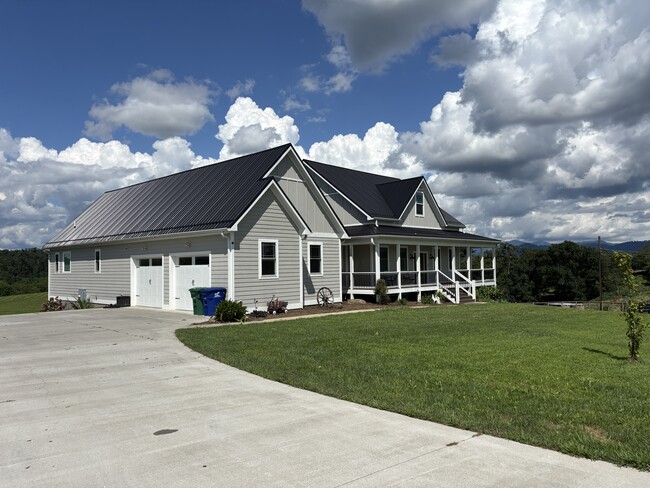 Building Photo - 1355 Bear Creek Rd