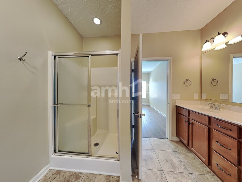 Building Photo - 1287 Wentworth Dr