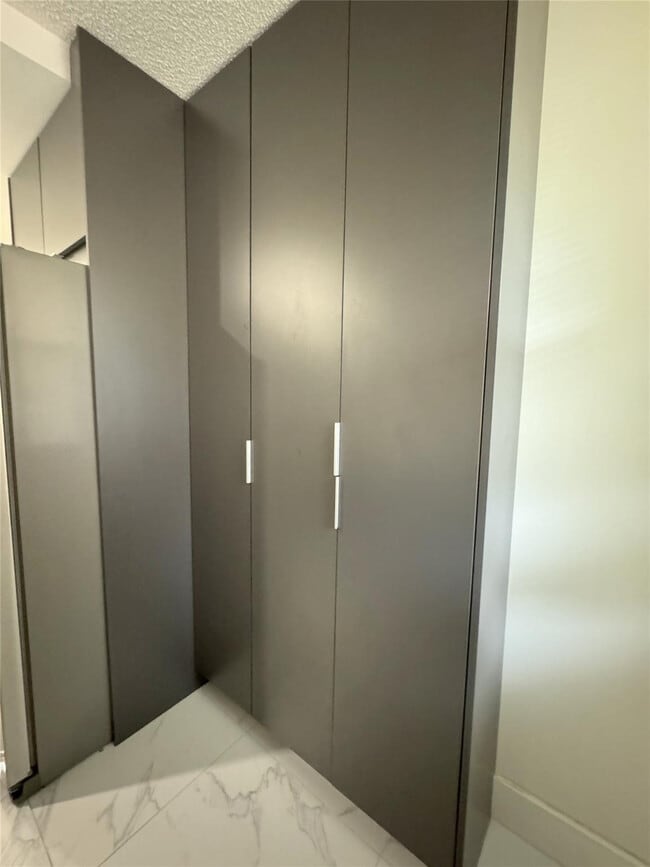 Building Photo - 6800 Cypress Rd