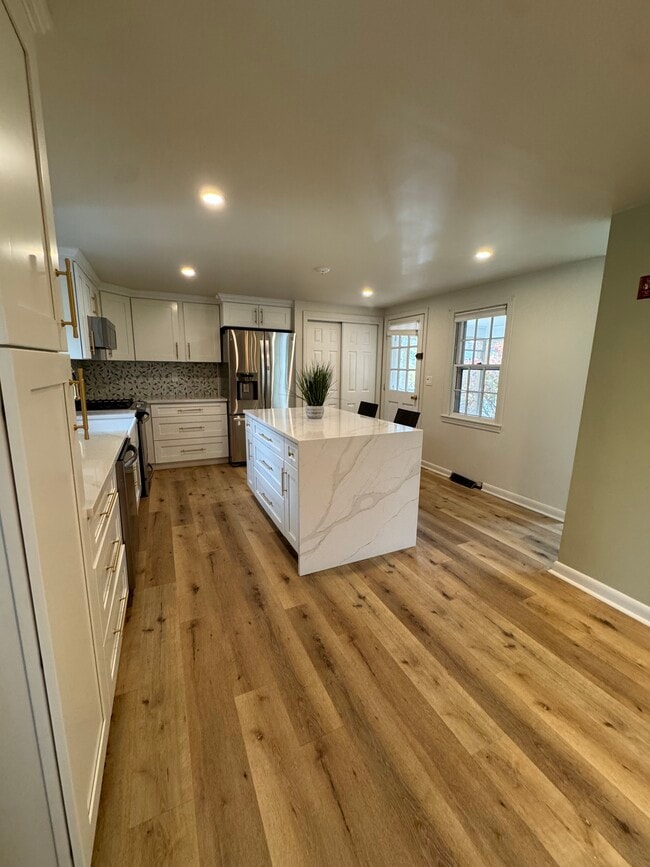 Building Photo - 3 Elliot Way