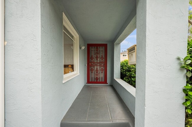 Building Photo - 2924 Morcom Ave