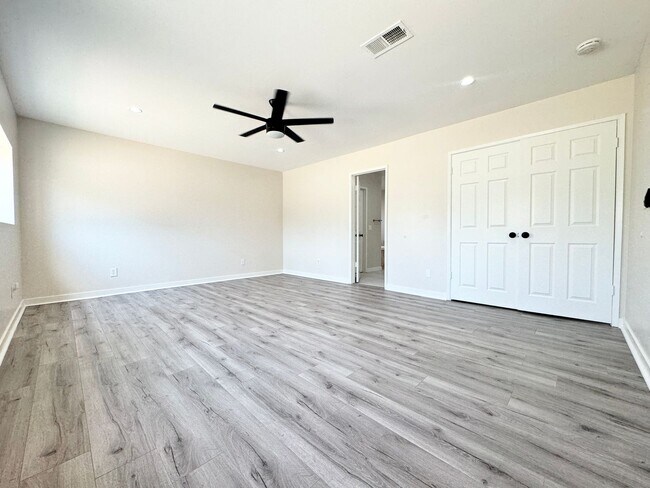 Building Photo - 68745 Tachevah Dr