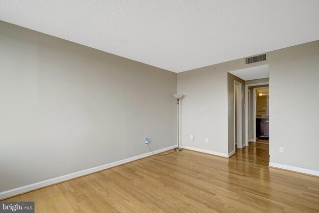 Building Photo - 6301 Stevenson Ave