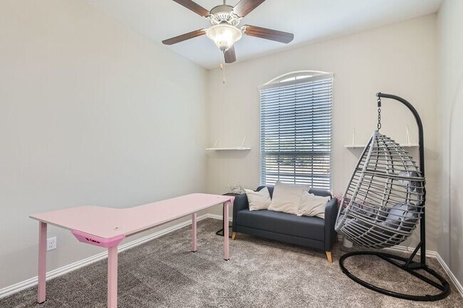 Building Photo - 21808 Esmeralda Dr