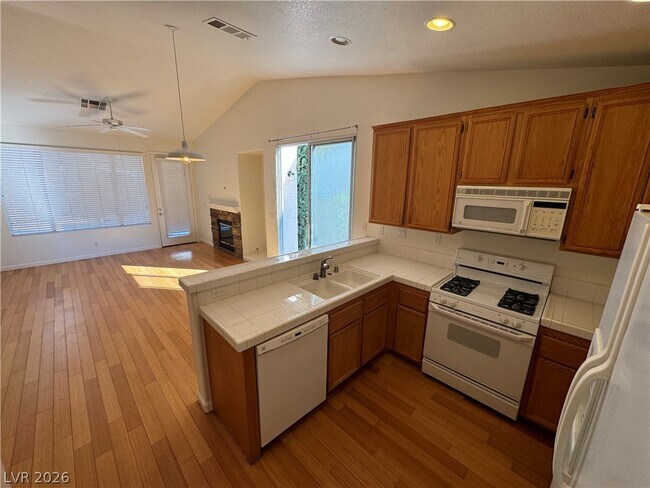 Building Photo - 1745 Park Mesa Ln