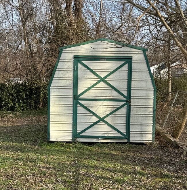 Building Photo - *Walking Distance to the Neighborhood Walmart*