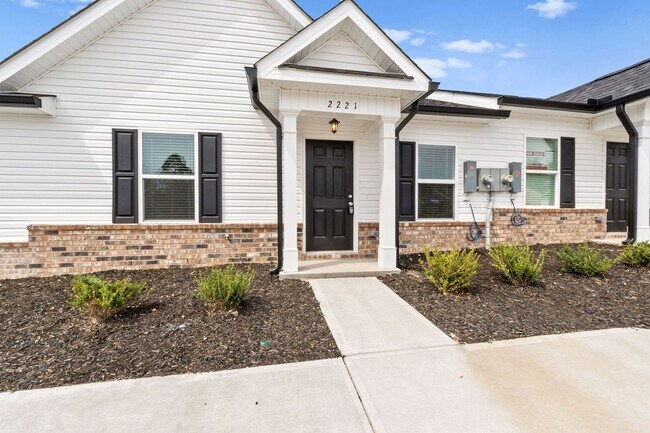 Building Photo - 2221 Archer Ln