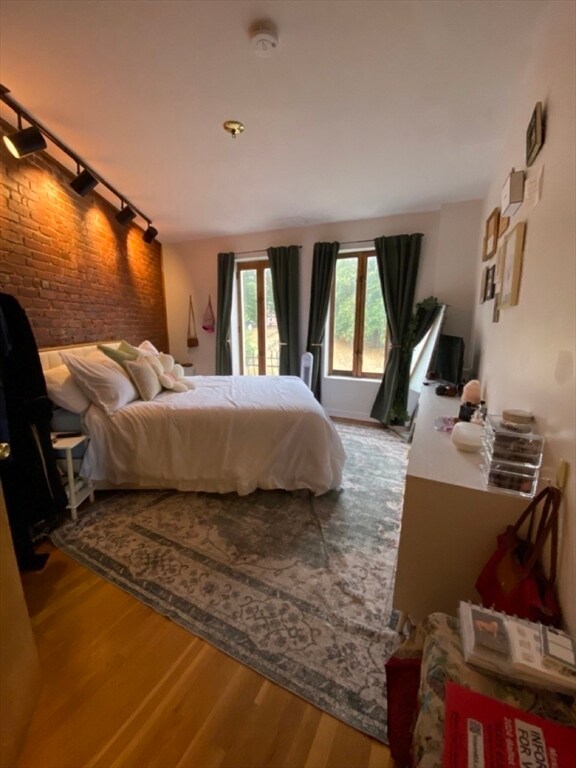 Building Photo - 103 Charter St