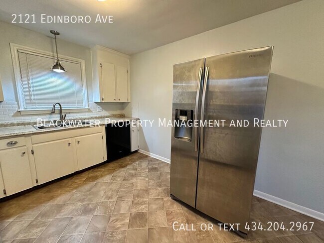 Building Photo - Move In Special! 1/2 Off First Full Month'...