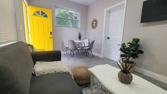 Building Photo - Glamorous Ybor Home • near Downtown