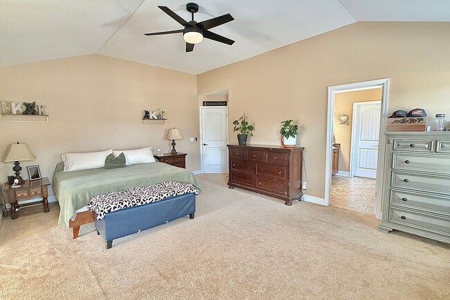 Building Photo - 470 Briarcrest Dr NE