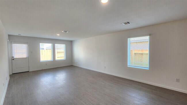 Building Photo - 3064 Dawn Sound Dr