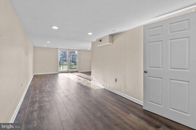 Building Photo - 4313 Deerpath Ln