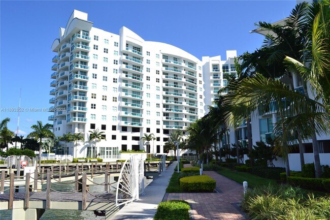 Building Photo - 7900 Harbor Island Dr