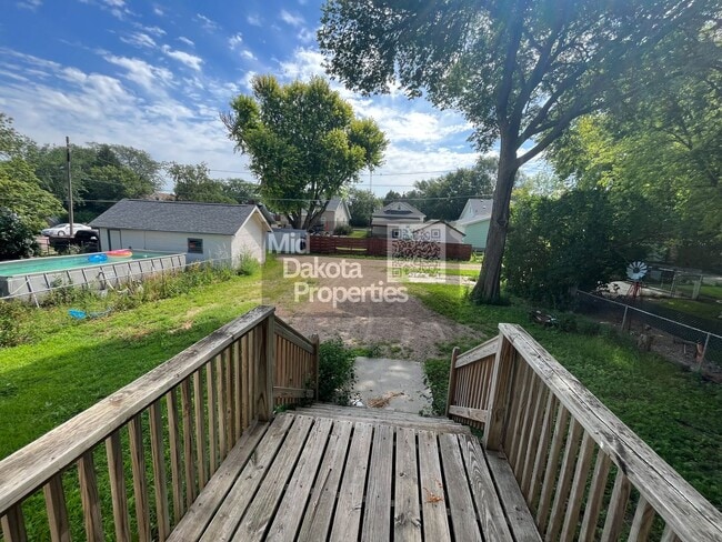 Building Photo - 404 S Minnesota- 4 Bedroom, 2 Bathroom House