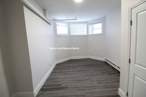 Building Photo - 95 Park Dr