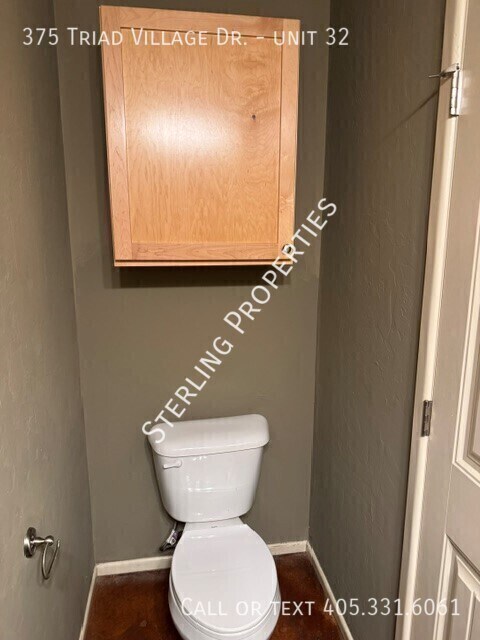 Building Photo - 375 Triad Village Dr