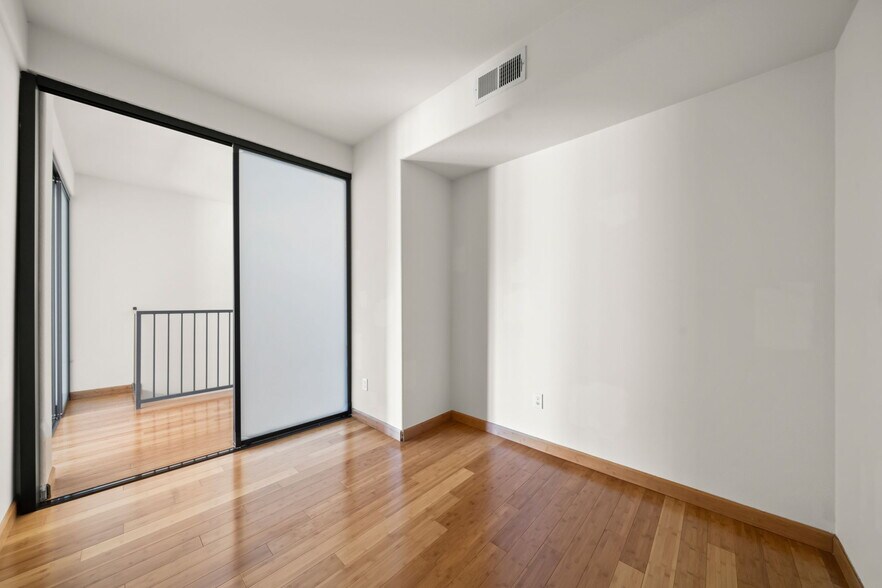 Building Photo - 360 W Ave 26 Ave