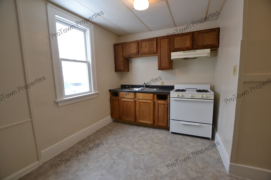 Building Photo - 26 N Broadway St