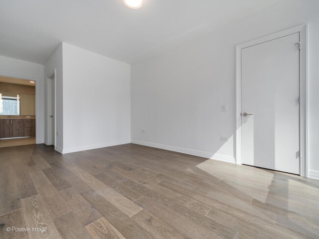 Building Photo - 211 N Harbor Dr