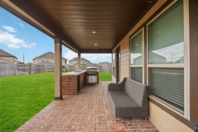 Building Photo - 8006 Ash Ridge Dr