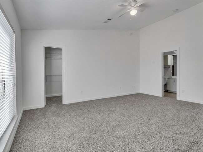 Building Photo - 6935 Yellowstone Way Dr