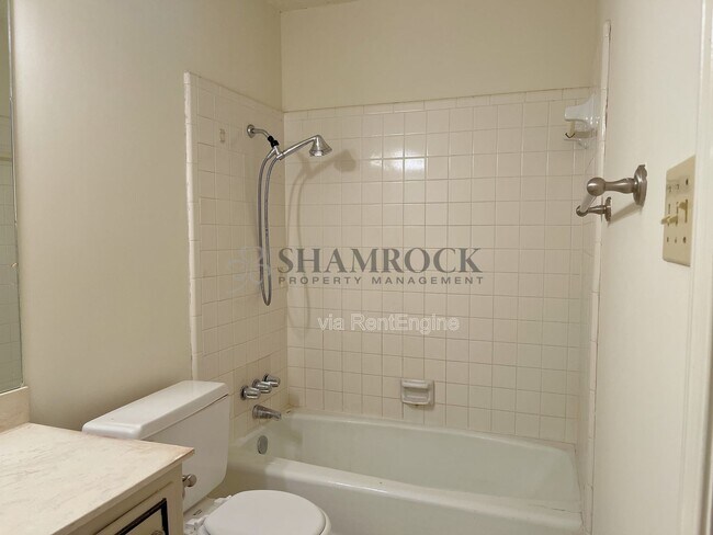 Building Photo - 6815 Old Briarstown Dr