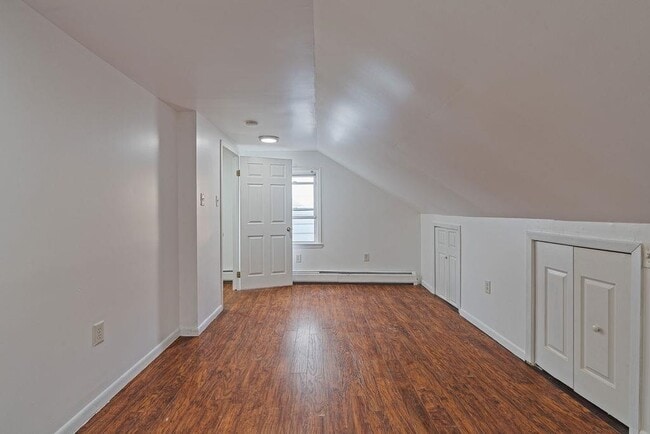 Building Photo - 337 Summit Ave