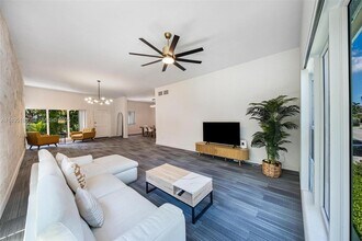 Building Photo - 9400 E Bay Harbor Dr