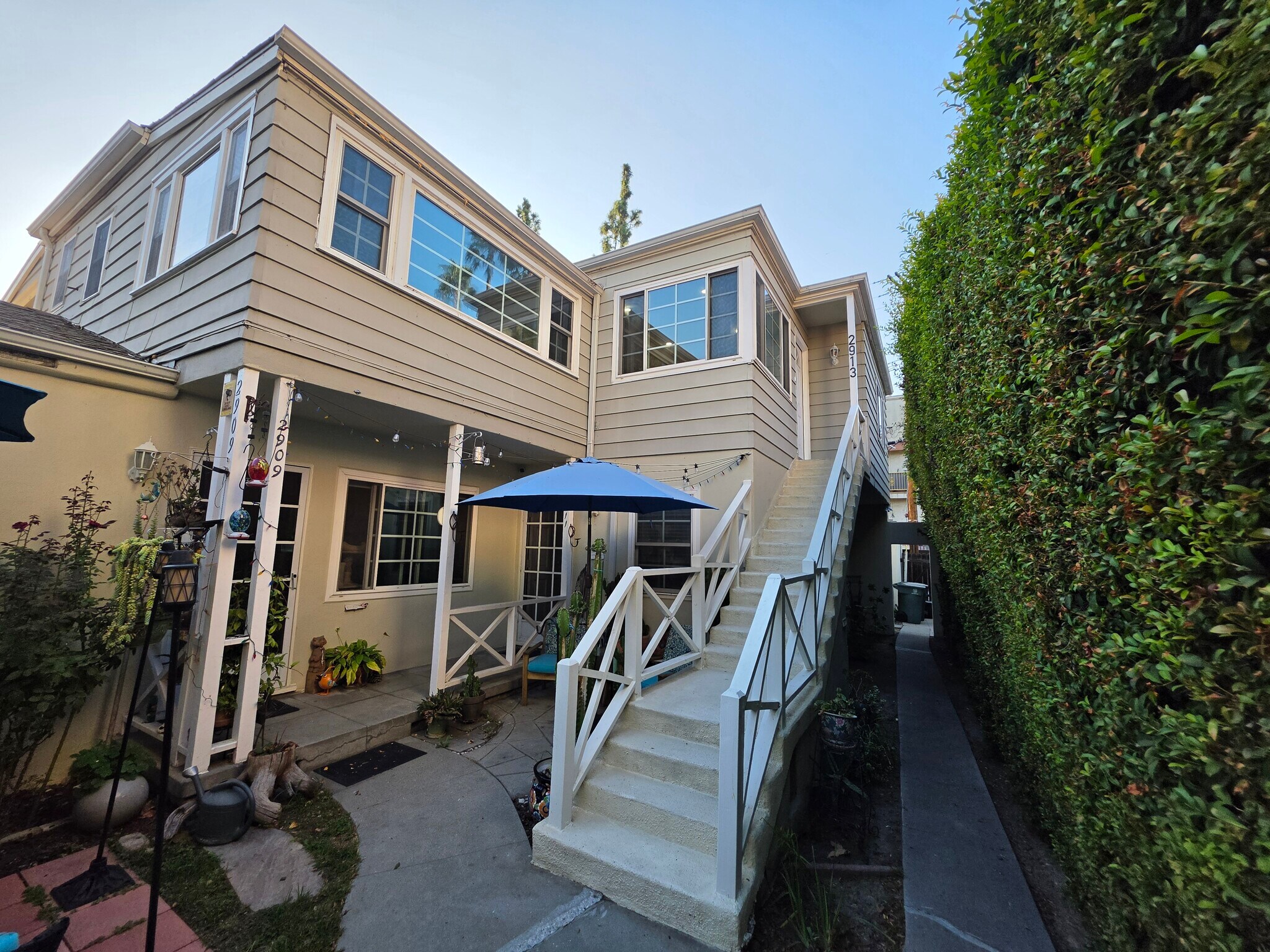 Building Photo - 2913 W Riverside Dr