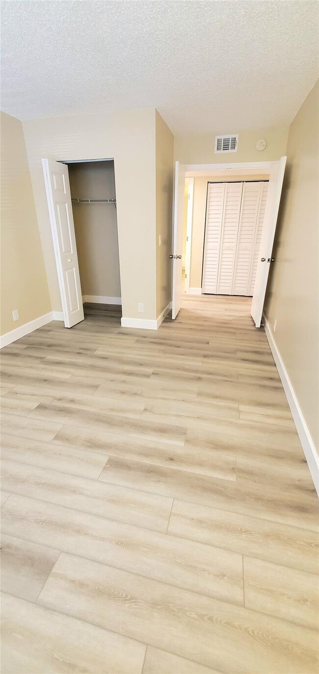 Building Photo - 3013 NW 92nd Ave