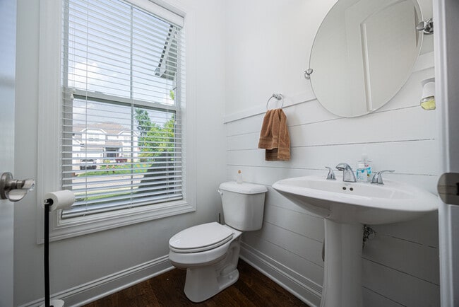 Building Photo - Stunning home in Olentangy schools!