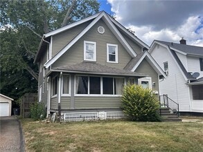 Building Photo - 1438 Redwood Ave