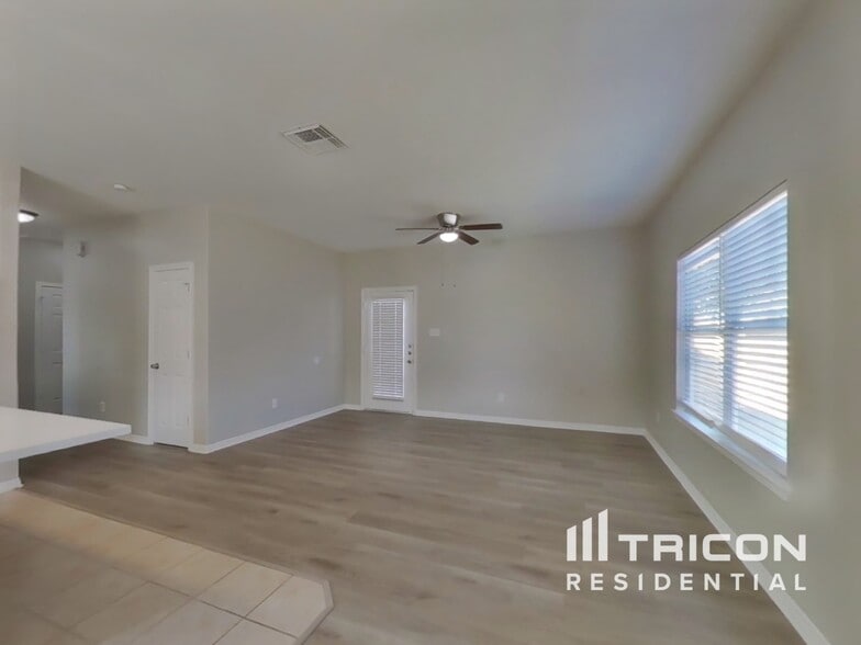 Building Photo - 21214 Peachvine Ln