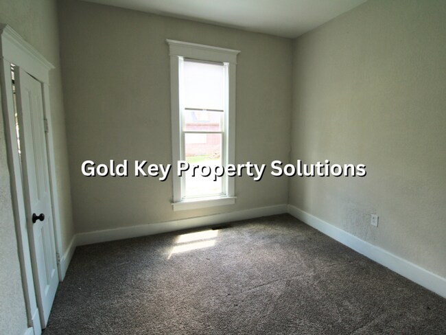 Building Photo - MUNCIE Updated 3 BR 1 BA House with Central Air and Upgraded Appliances (SECTION 8 APPROVED)