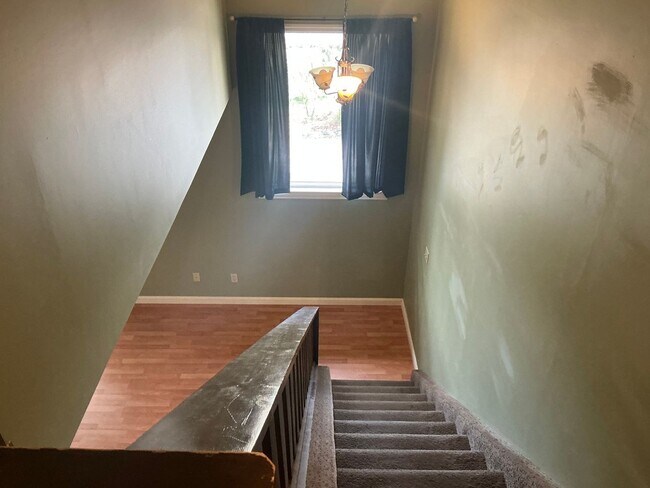 Building Photo - Townhome - 3 Bedroom/ 2.5 Bathroom - Avail...