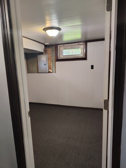 Building Photo - 4401 Queens Ave