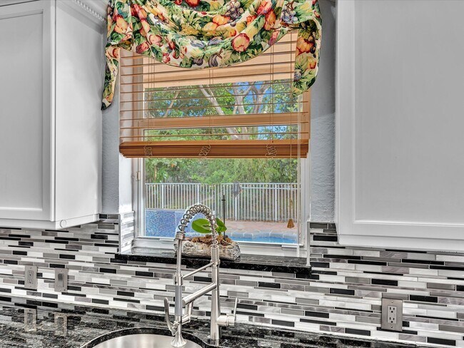 Building Photo - 6614 Marbletree Ln