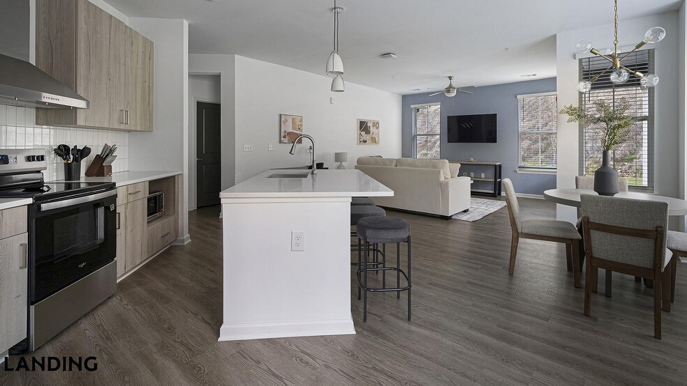 Building Photo - 2800 Milan Ct