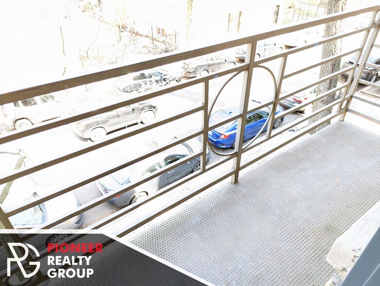 Building Photo - 914 W Dakin St