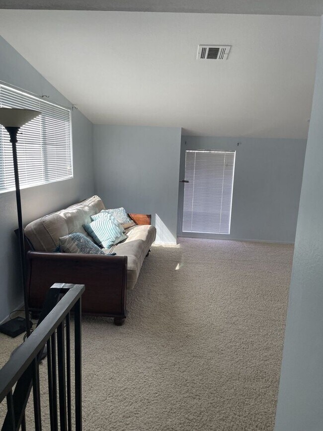 Building Photo - Coming Soon! Charming Corner Unit in Stallion Springs