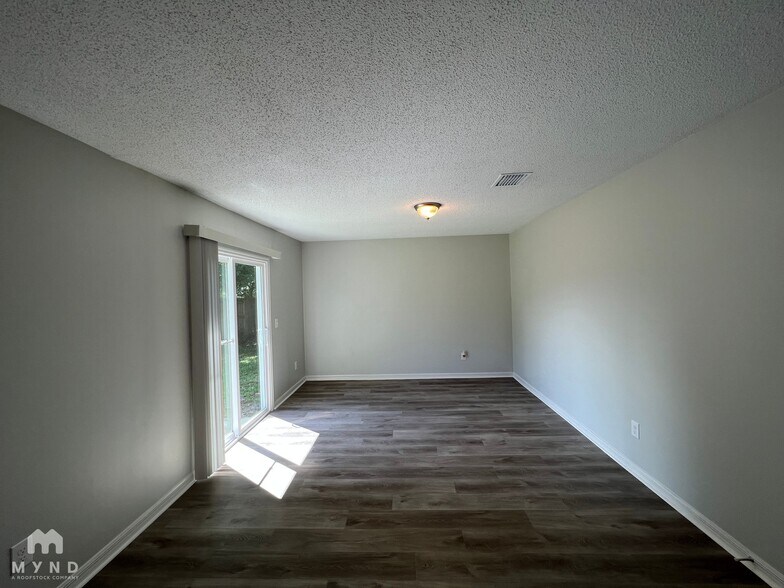 Building Photo - 10731 Appaloosa Dr