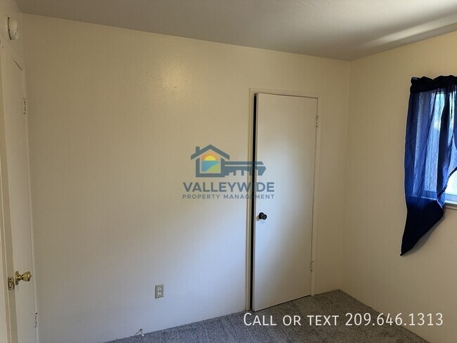 Building Photo - 1321 Woodside Dr